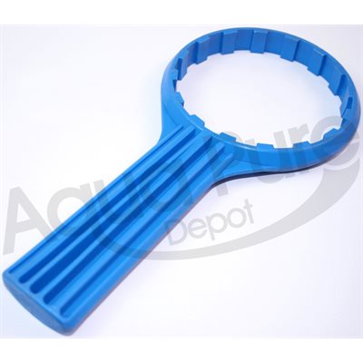 WRENCH FOR CHAMBER TANKS